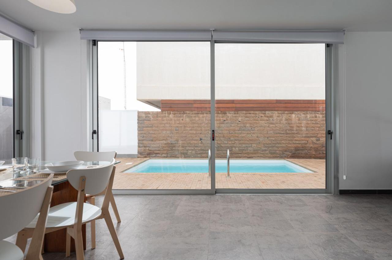 Modern 2br House - Private Pool - Parking